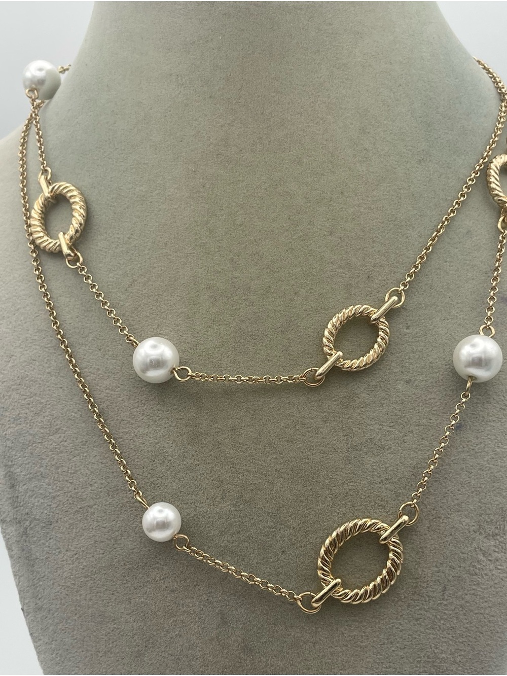 Ann Taylor Factory 34 inch long Gold-Tone Rope Ring & Pearl Station Necklace